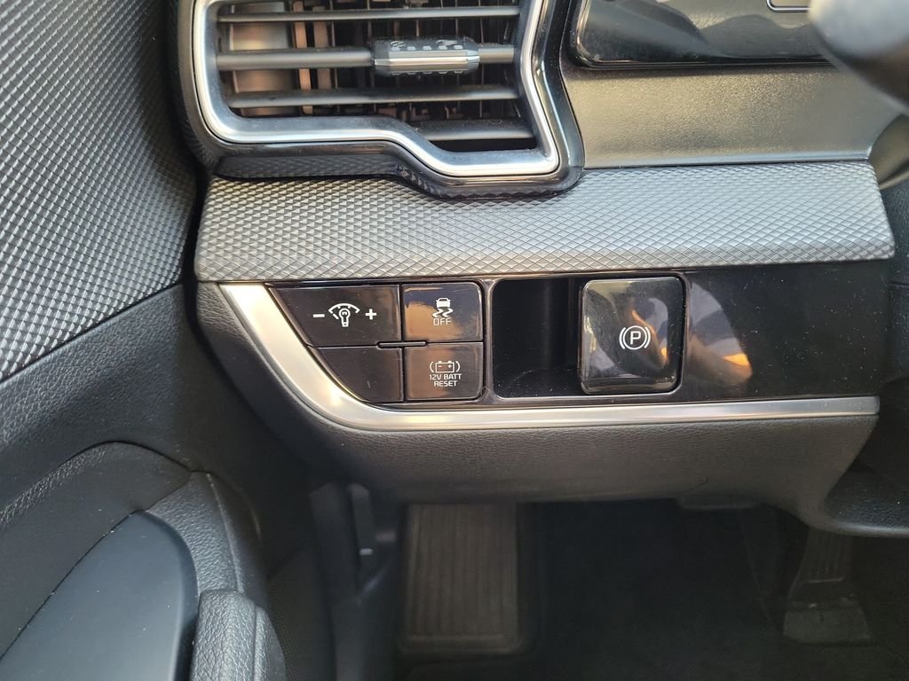 Used 2023 Fusion Black Kia LX image 24