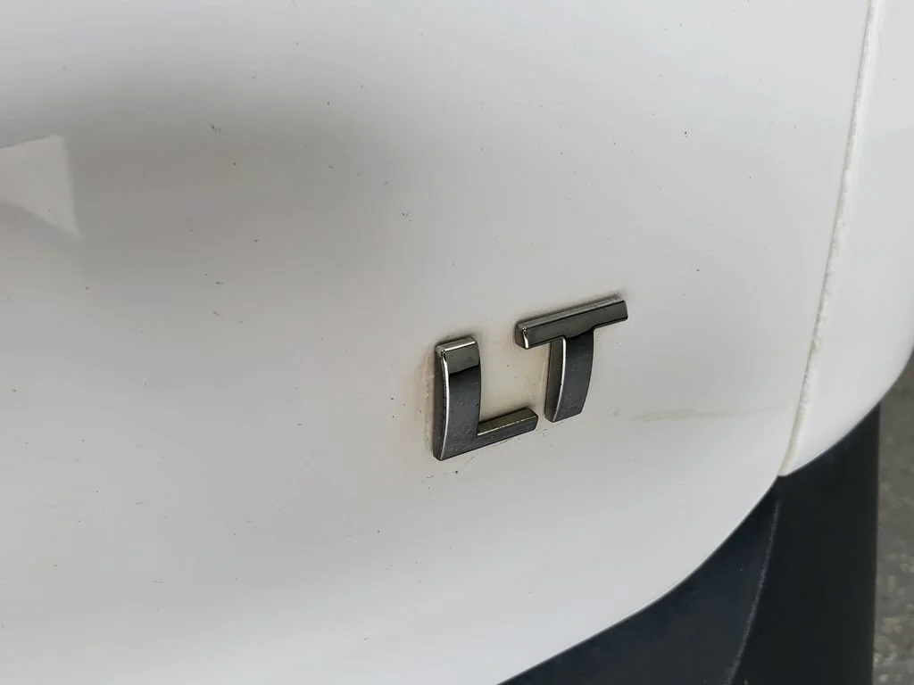 Used 2020 SUMMIT WHITE Chevrolet LT Cloth image 36