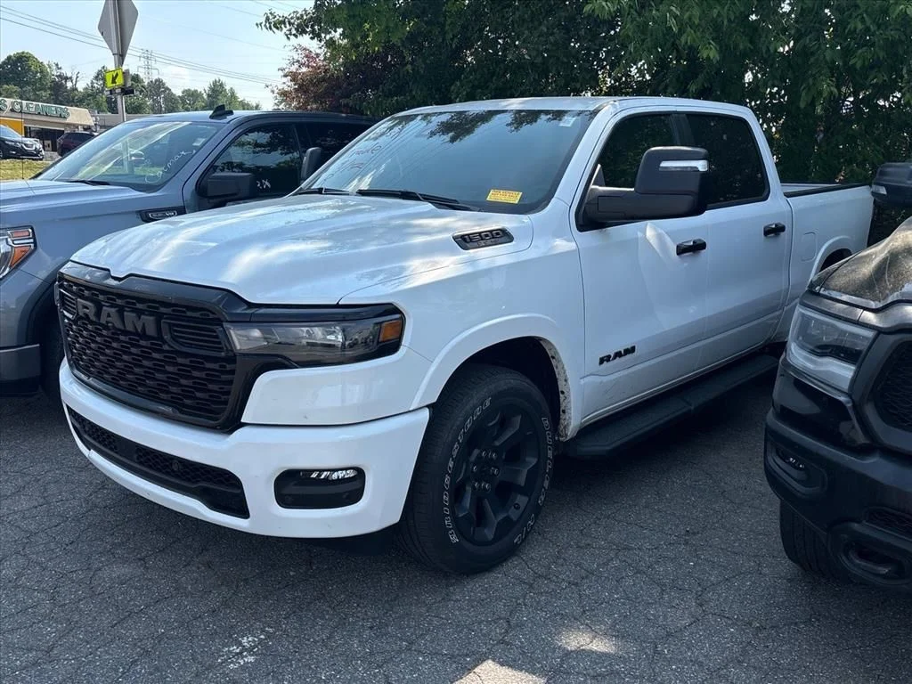 Used 2025 White Ram Big Horn/Lone Star image 2