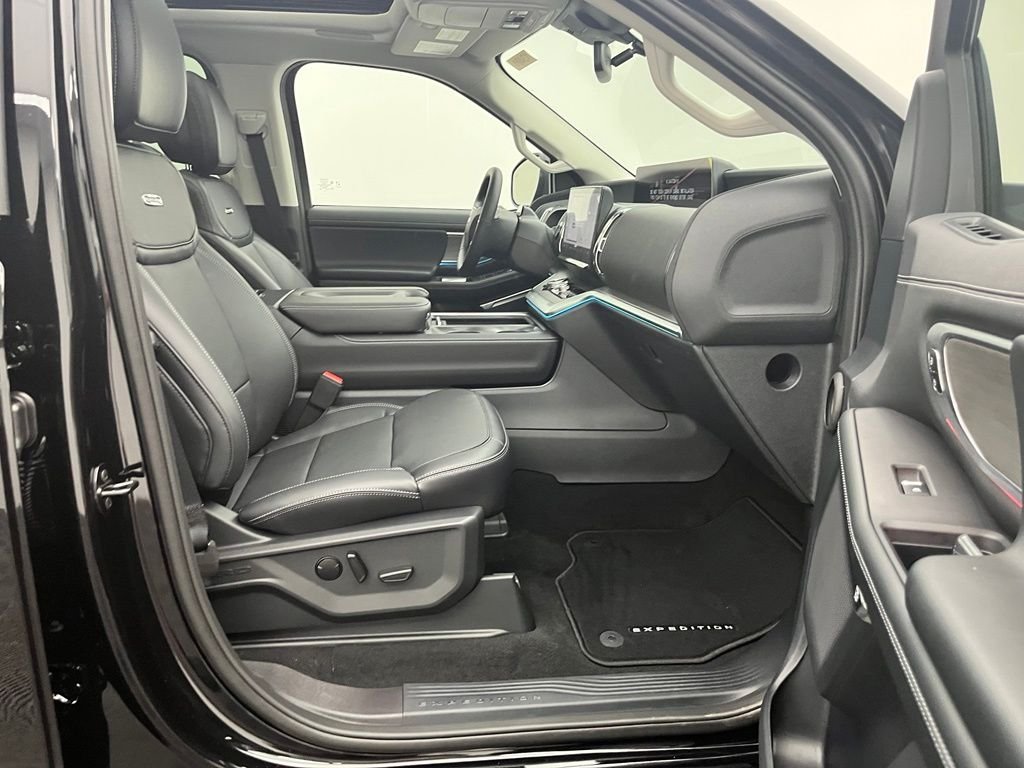 New 2026 Black Ford Platinum image 34