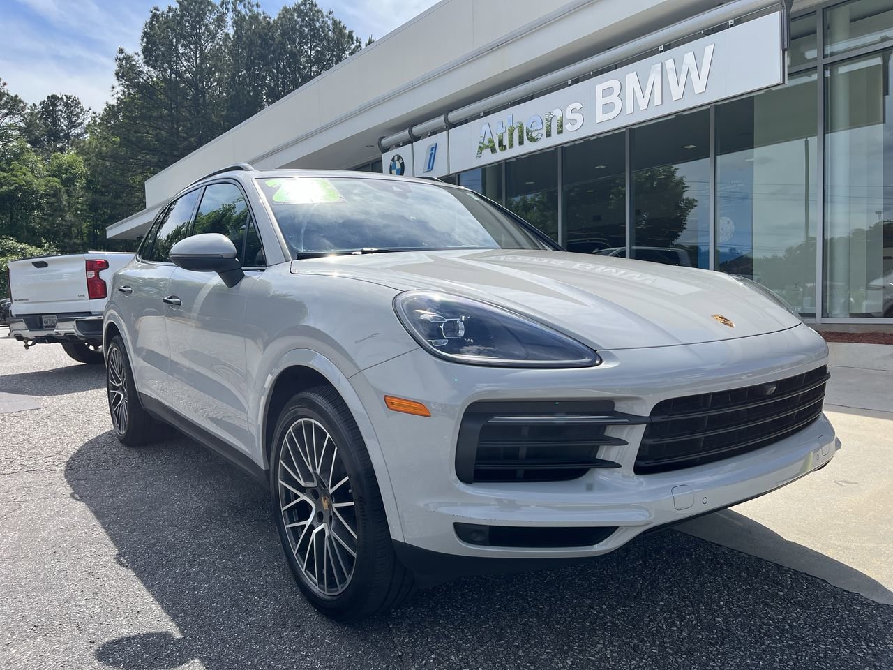 2023 Porsche Cayenne Platinum Edition's photo