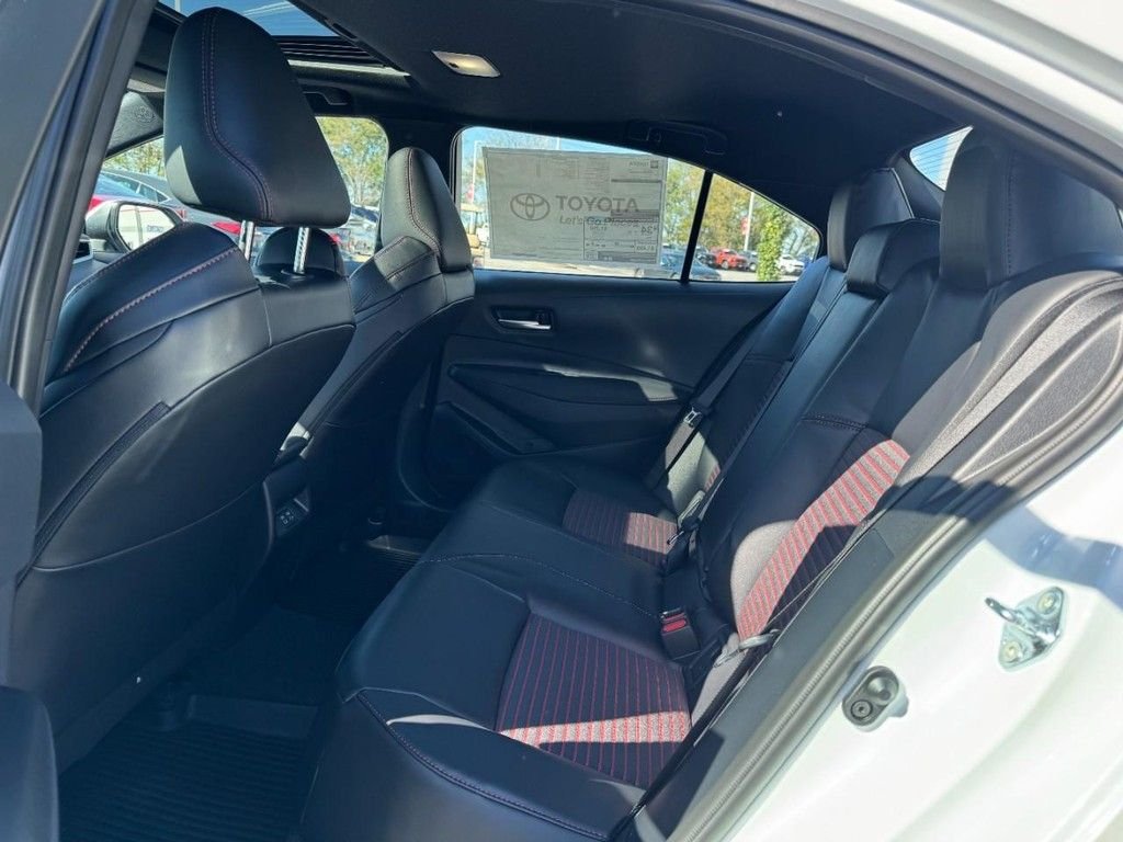 2026 Toyota Corolla XSE - Photo 8