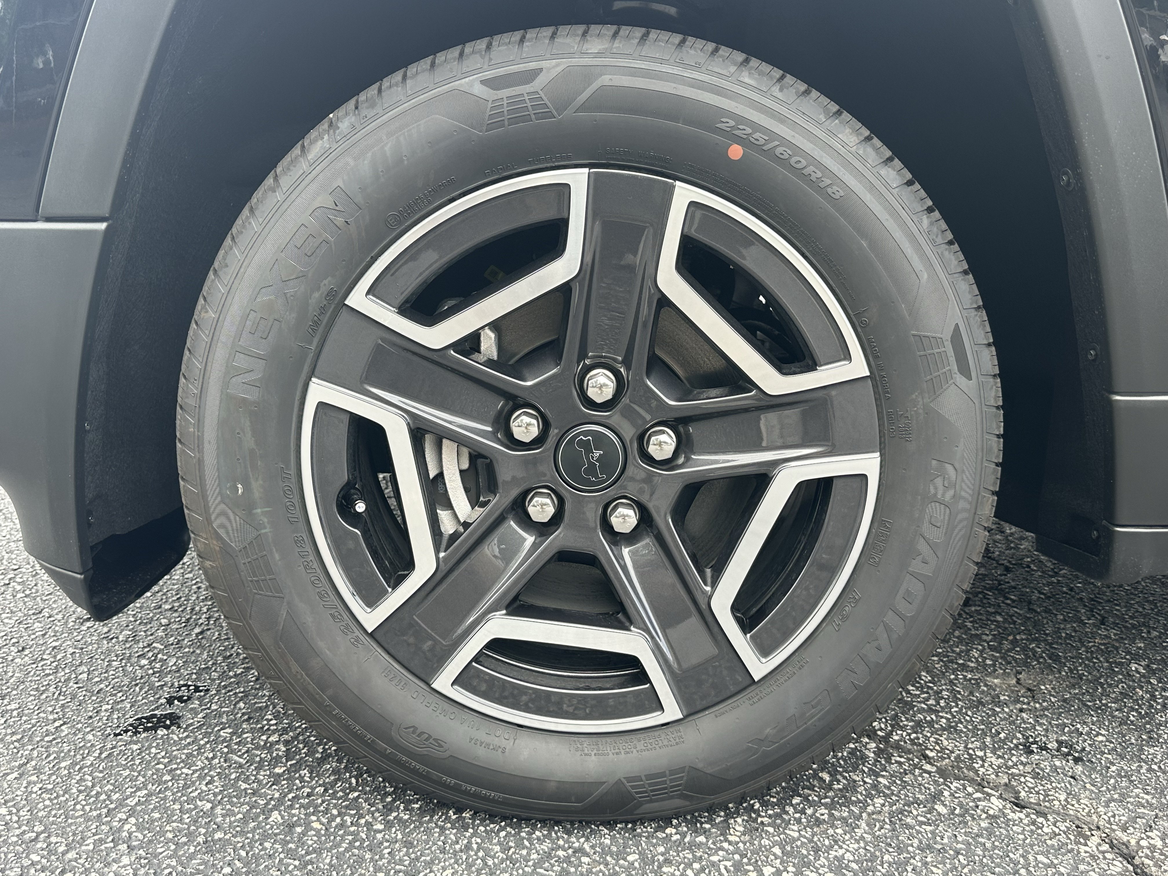 New 2026 Diamond Black Crystal Pearlcoat Jeep Laredo image 12