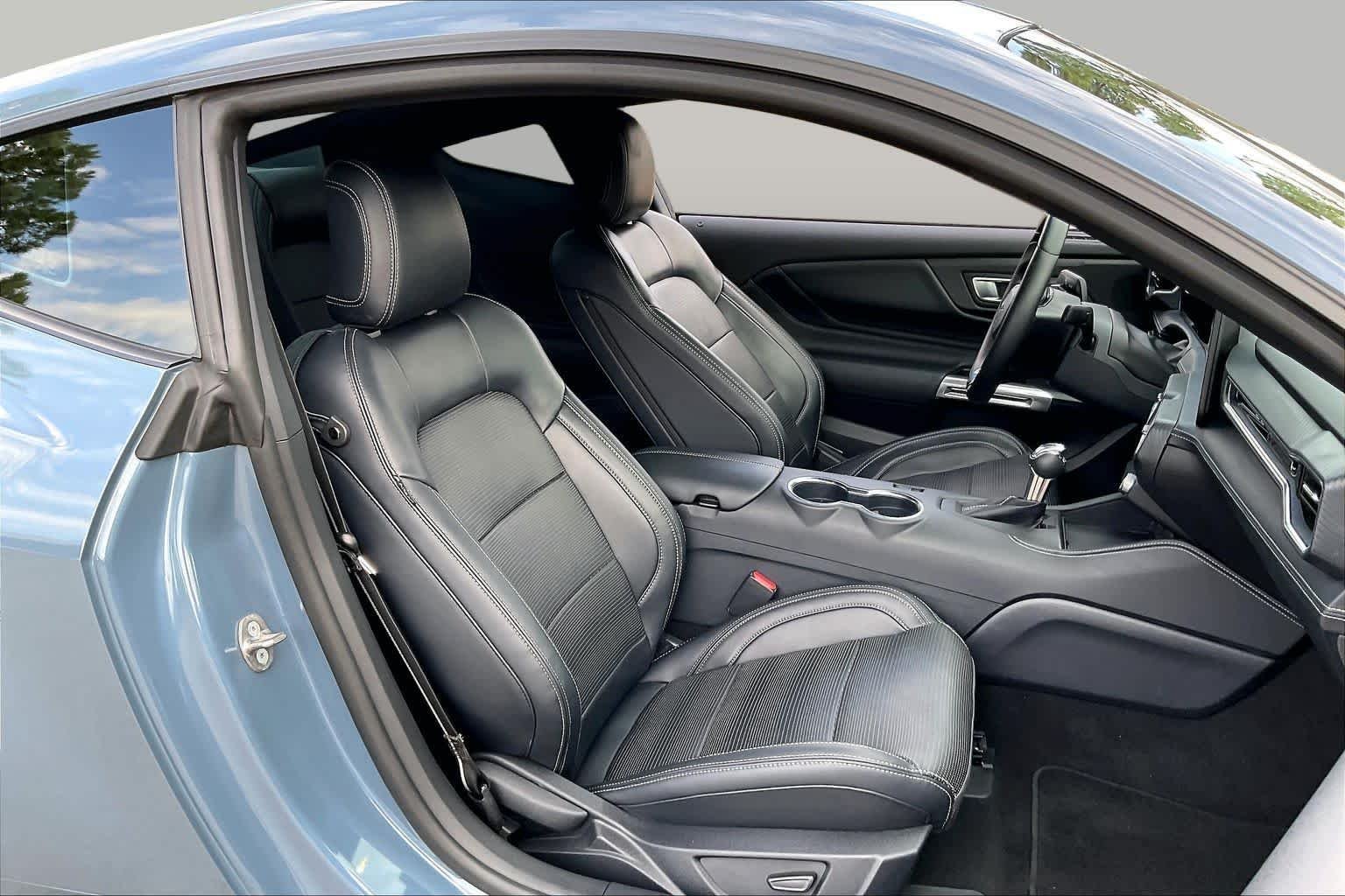 Used 2025 Vapor Blue Metallic Ford EcoBoost Premium image 9