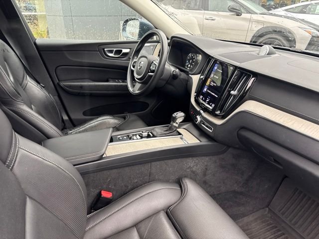 Used 2021 Blue Volvo T5 Inscription image 12