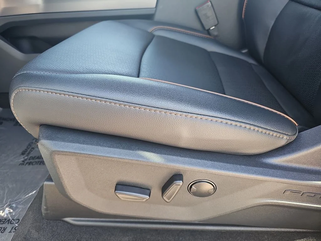 New 2026 Agate Black Metallic Ford F-250® Lariat® image 29