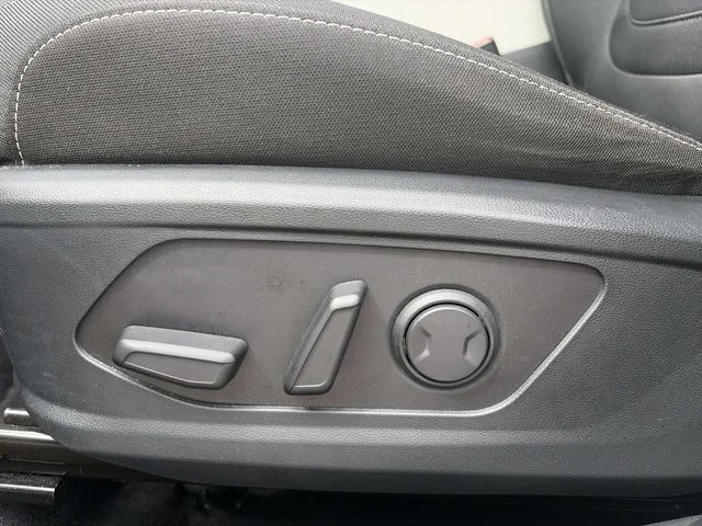 Used 2022 Gray Hyundai SEL image 18