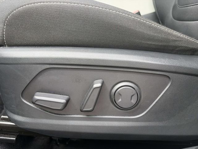 Used 2022 Gray Hyundai SEL image 18