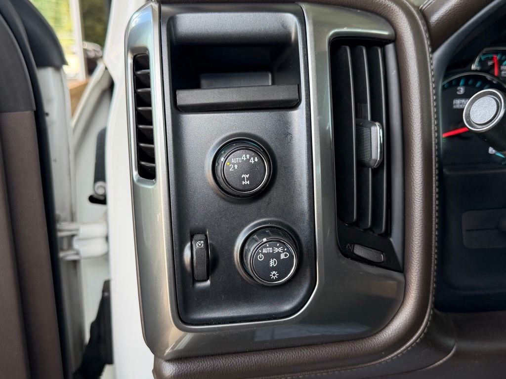 Used 2018 White Chevrolet LTZ image 28