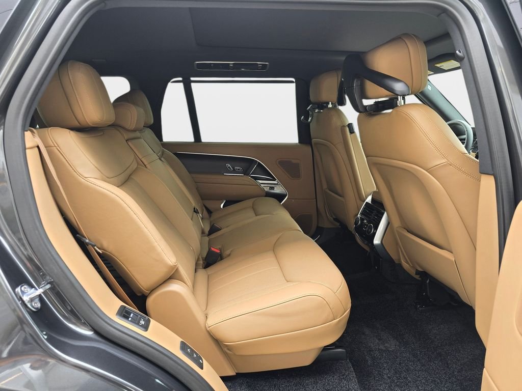 New 2026 Carpathian Grey LAND ROVER SE 7 Seats image 11