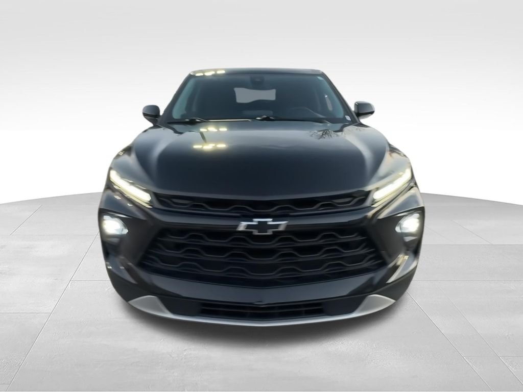 Used 2023 Black Chevrolet LT image 3