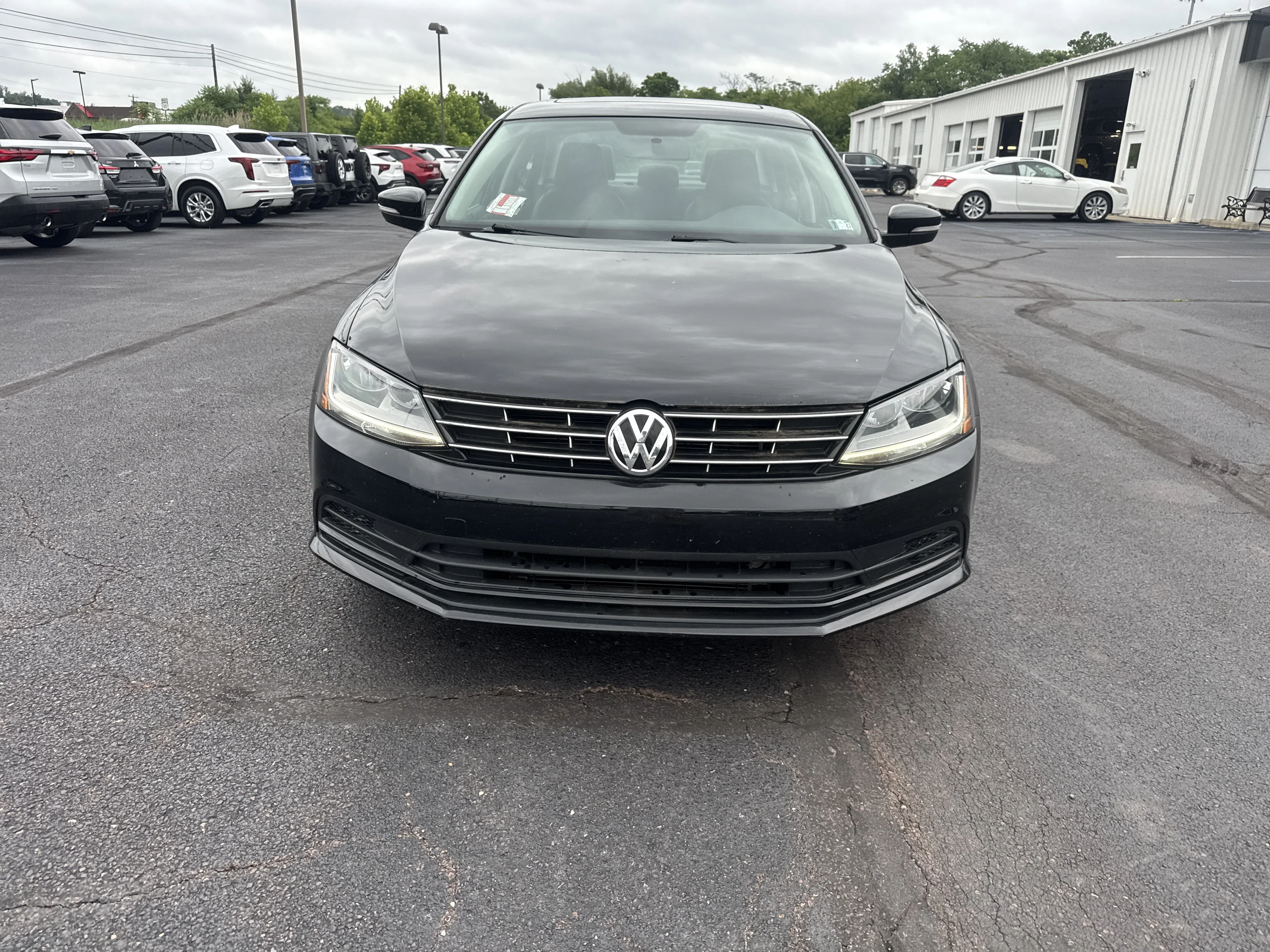Used 2018 Black Uni Volkswagen 1.4T SE image 9