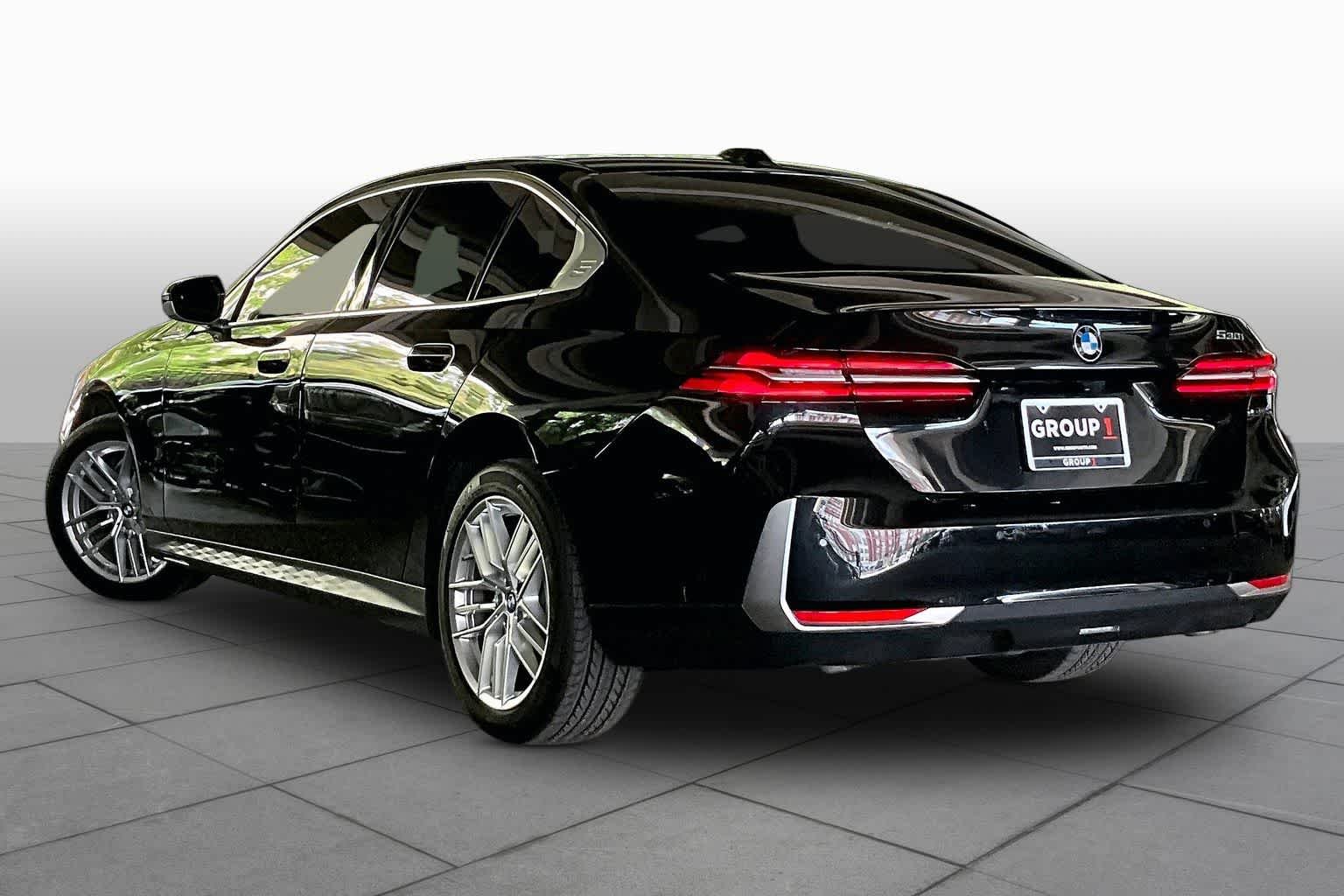 Used 2025 Black Sapphire Metallic BMW 530i image 11