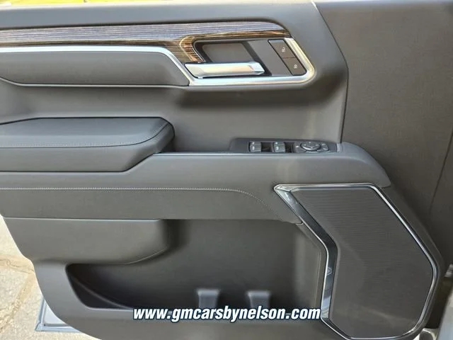 New 2026 Sterling Metallic GMC Elevation image 16
