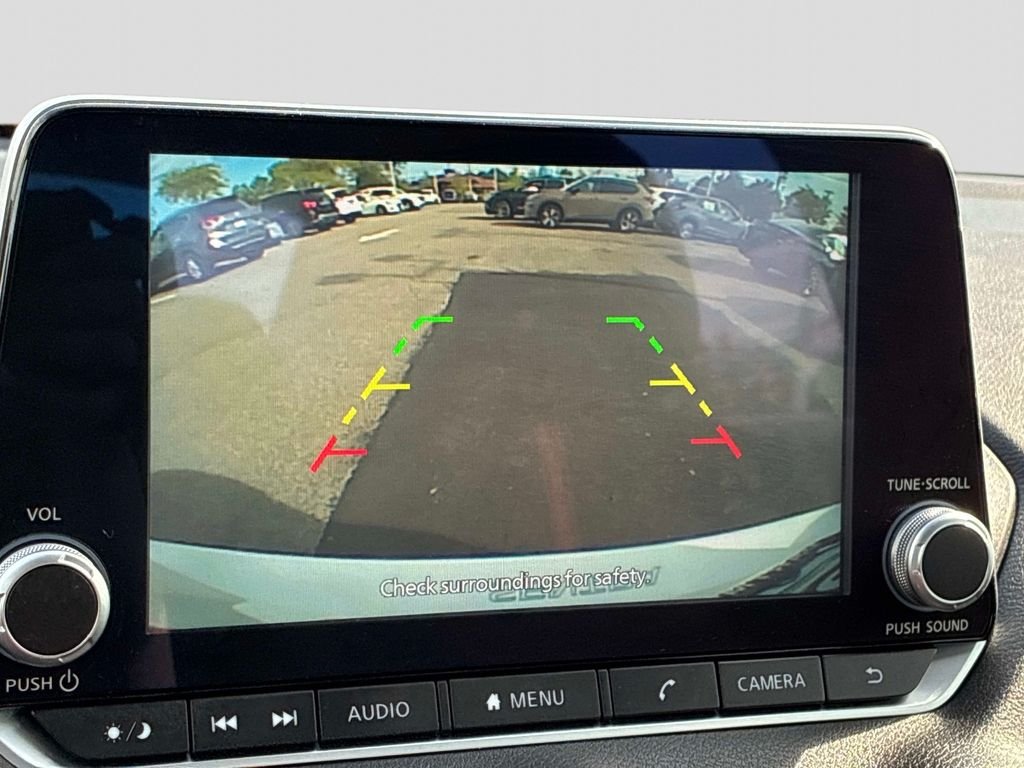 Used 2023 White Nissan SR image 32