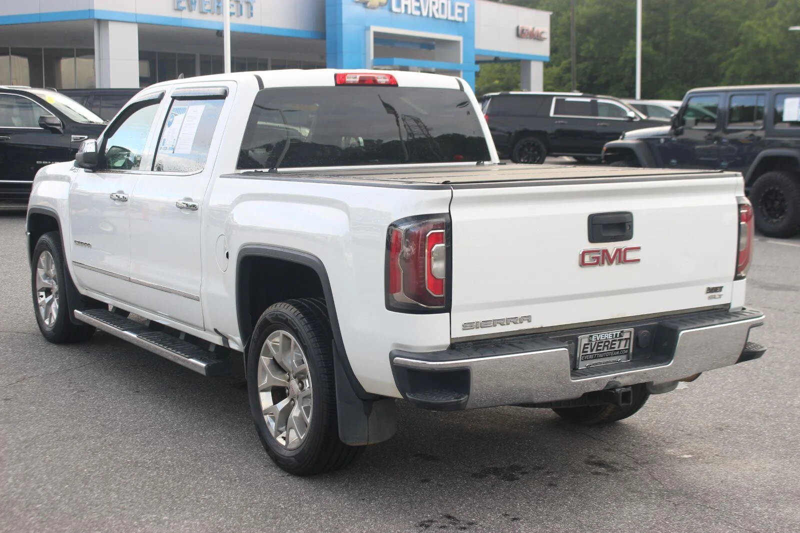 Used 2017 SUMMIT WHITE GMC SLT image 5