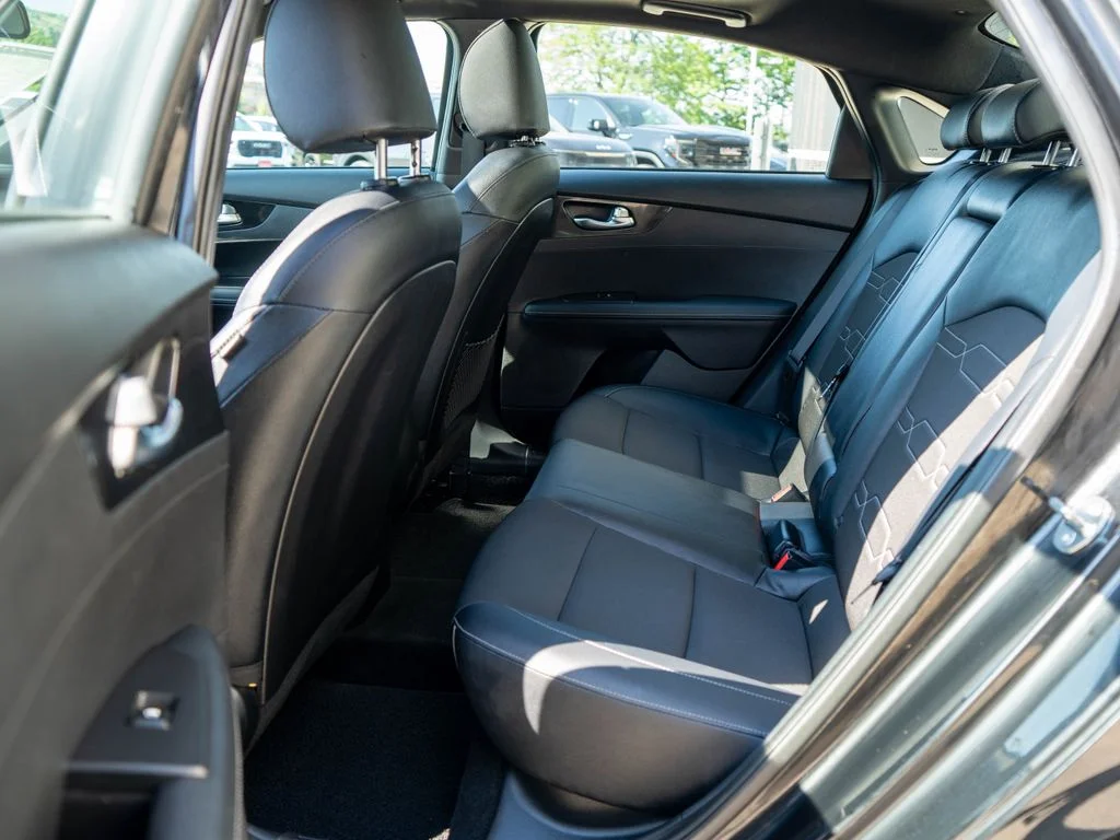 Used 2023 Black Kia GT-Line image 13