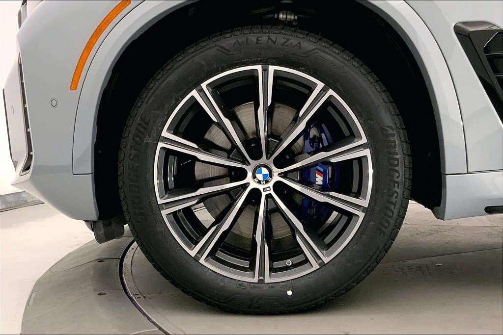 Used 2024 Gray Metallic BMW xDrive40i image 8
