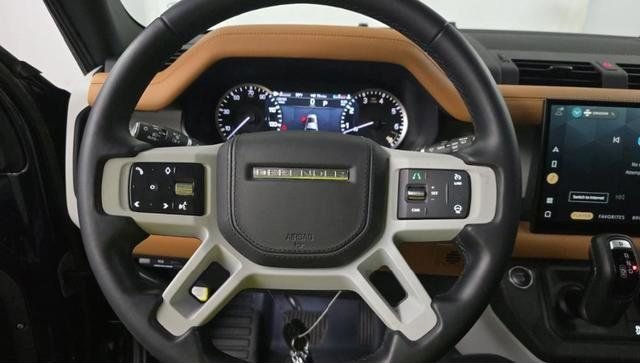 Used 2023 Black Land Rover X-Dynamic SE image 6