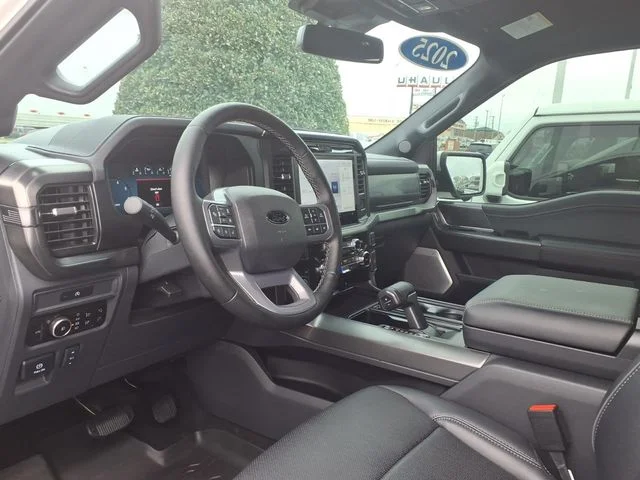 Used 2025 White Metallic Ford Lariat image 8