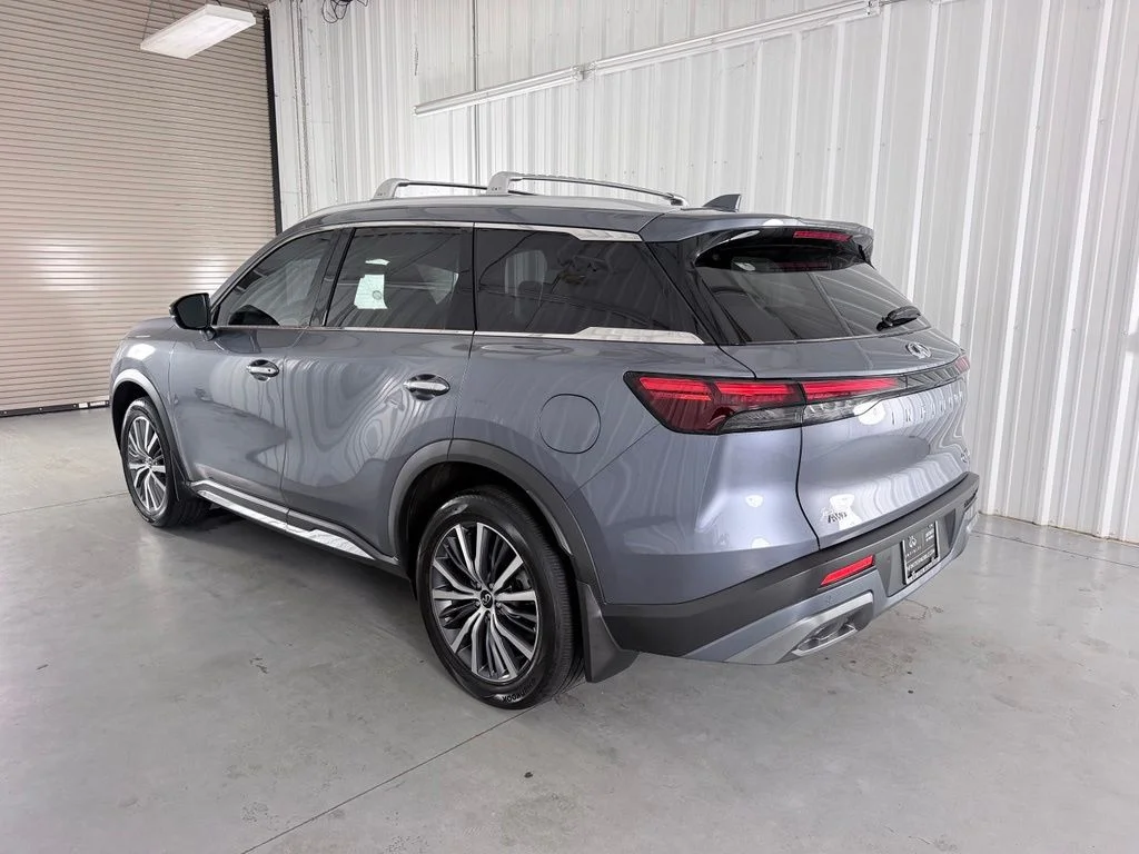 Used 2024 Blue INFINITI Sensory image 7
