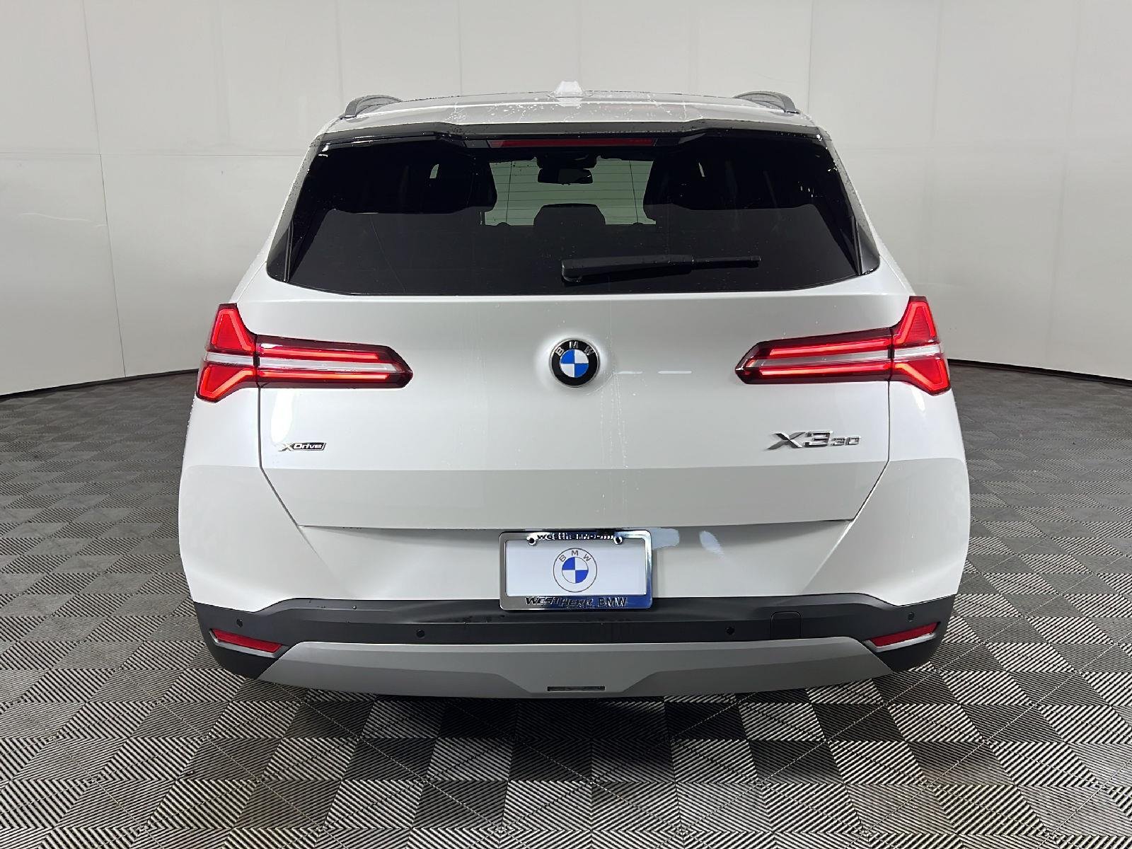 New 2026 Mineral White Metallic BMW 30 xDrive image 4