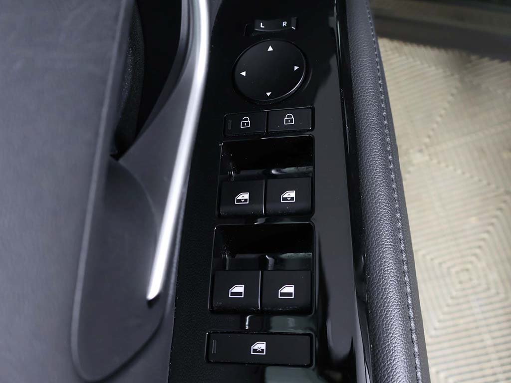 2025 Hyundai Santa Cruz Limited - Photo 37