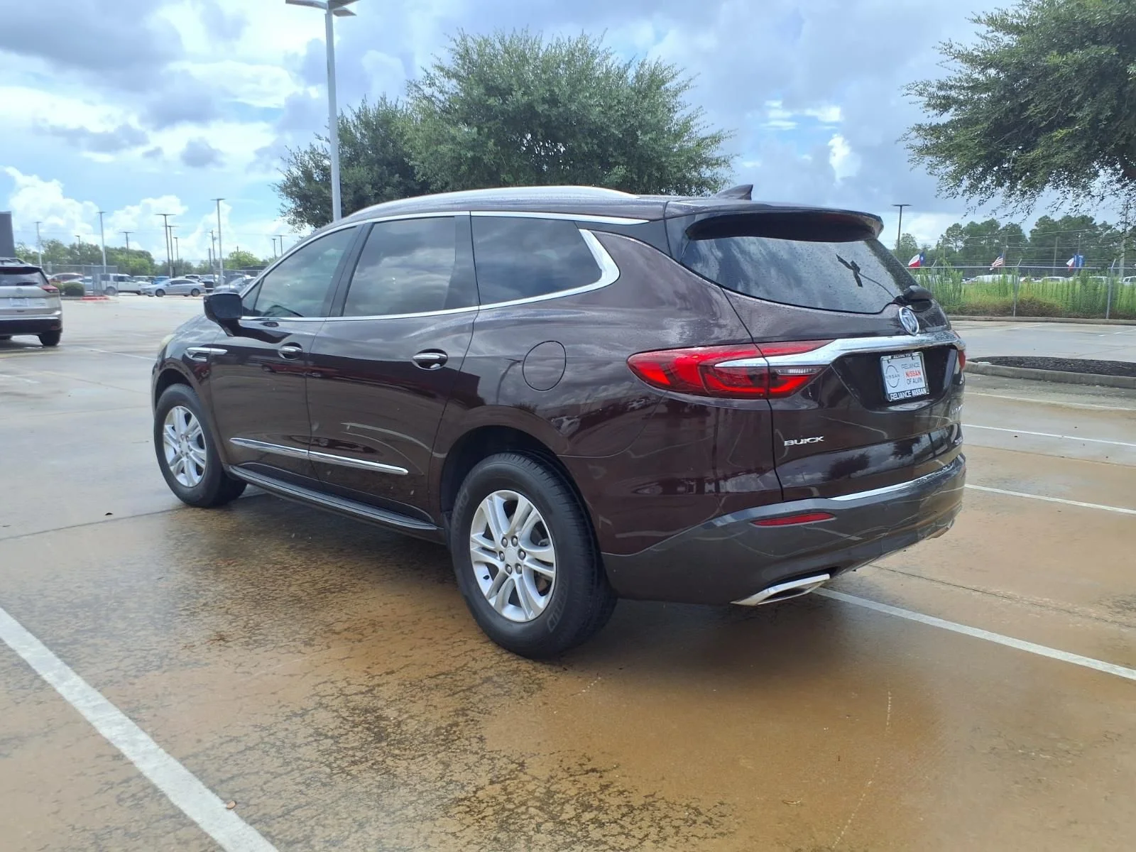 Used 2018 Buick Enclave Essence with VIN 5GAERBKW6JJ184947 for sale in Friendswood, TX