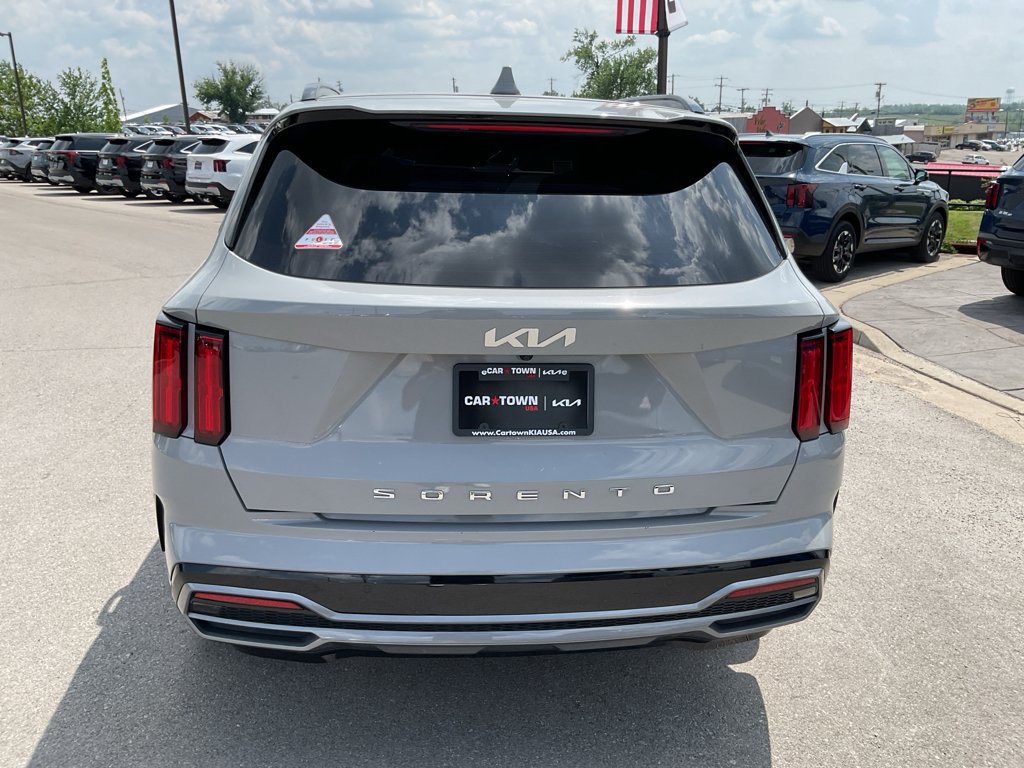 Used 2022 Wolf Gray Kia SX image 9
