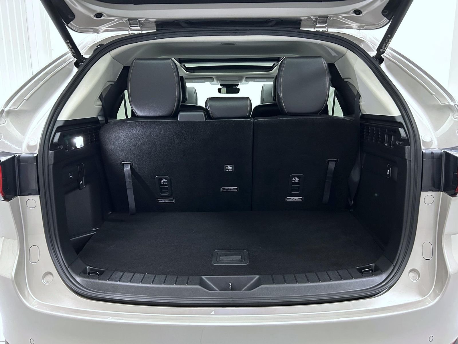 Used 2025 Silver Mazda Premium image 22