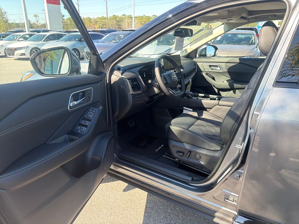 New 2026 Nissan Rogue Platinum 4D Sport Utility