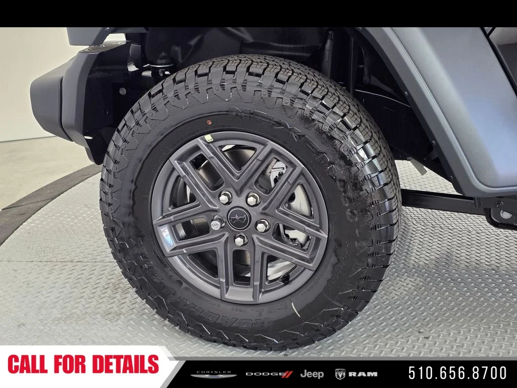 New 2025 Black Clear-Coat Exterior Paint Jeep Sport S image 9