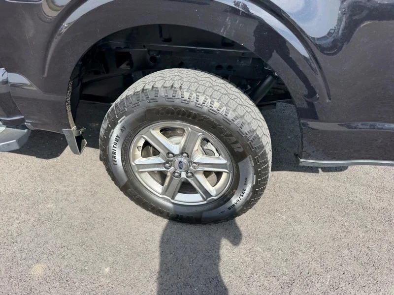 Certified Used 2025 Agate Black Metallic Ford XLT image 8