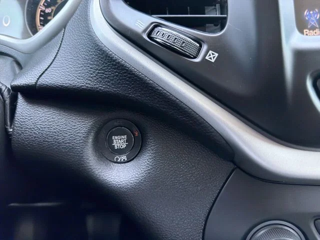 Used 2018 Gray Jeep Limited image 25