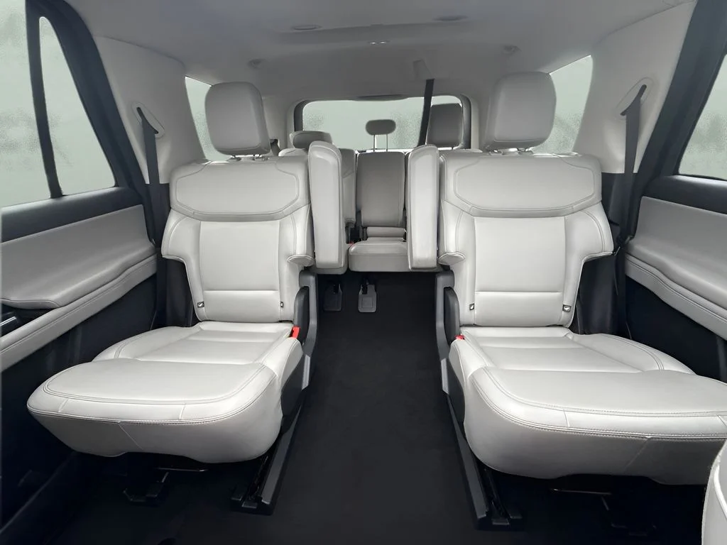 Used 2025 White Ford Active image 7