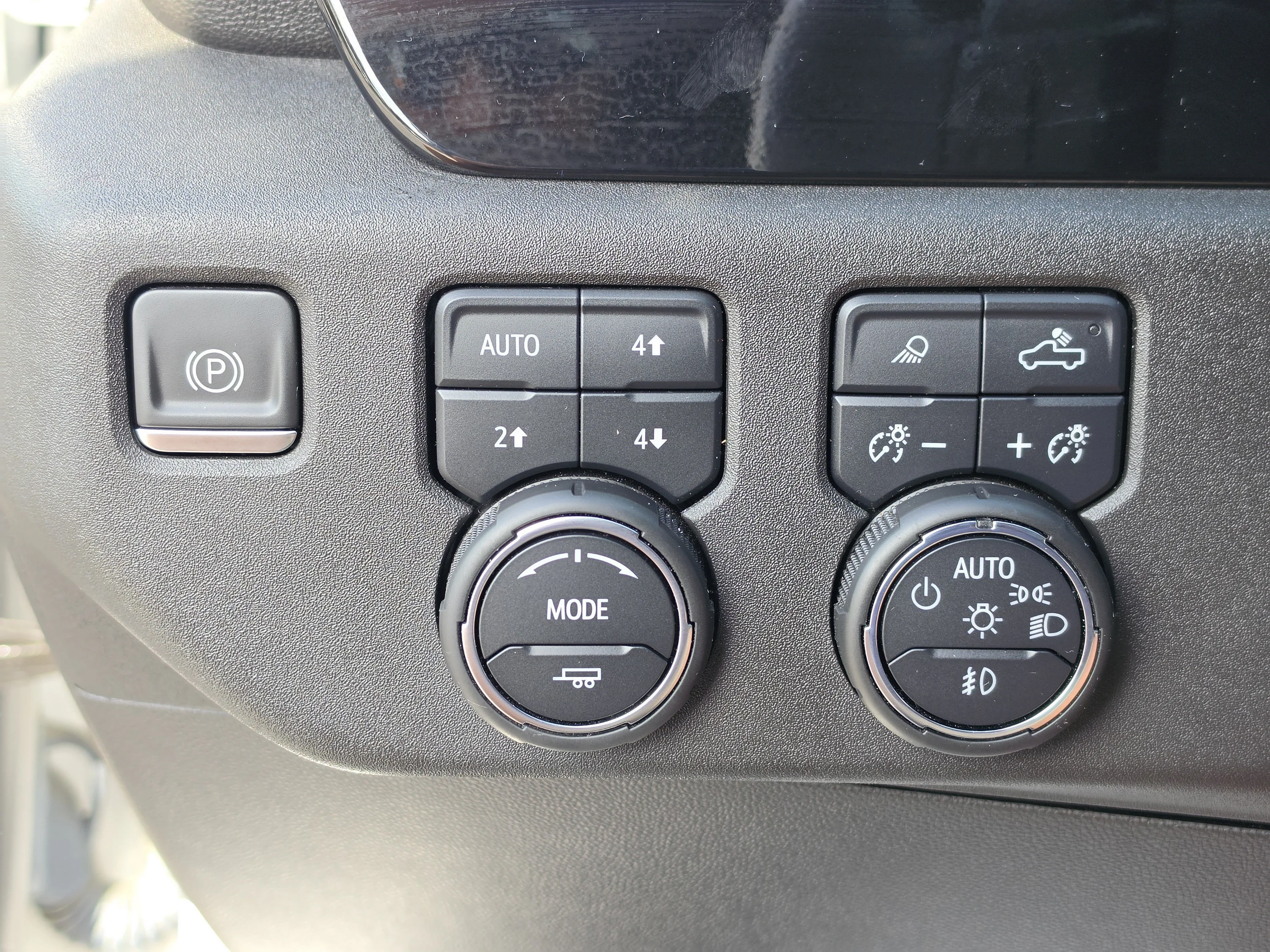 Used 2022 Iridescent Pearl Tricoat Chevrolet High Country image 34