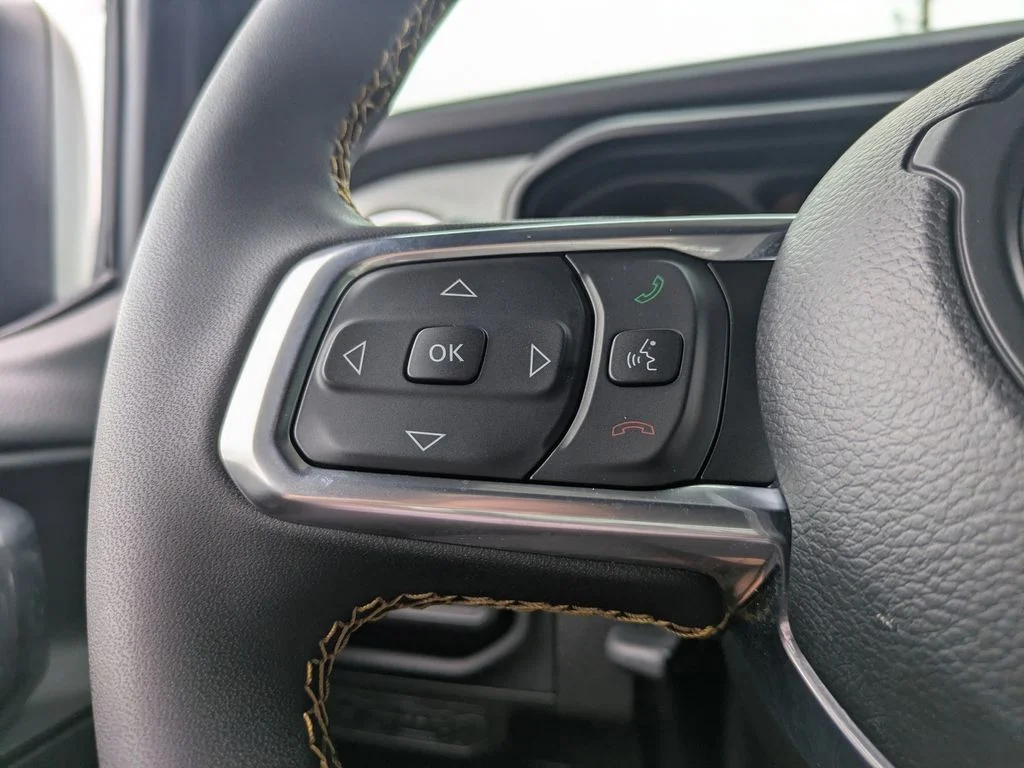 Used 2024 Gray Jeep Sahara image 23