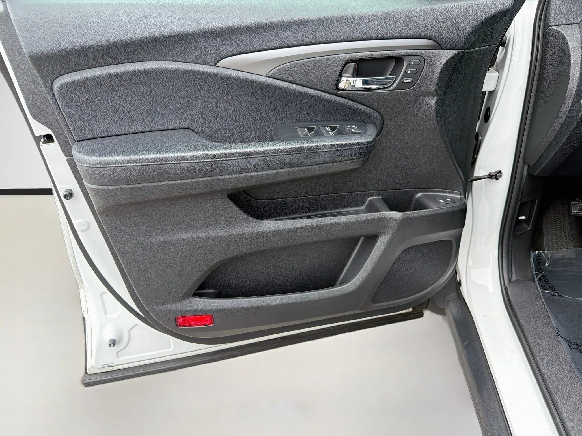 Used 2020 Platinum White Pearl Honda EX-L image 24
