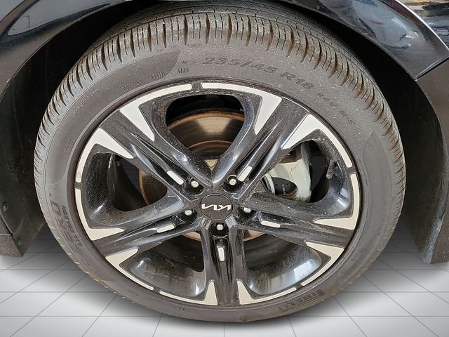 Used 2022 Black Kia GT-Line image 5