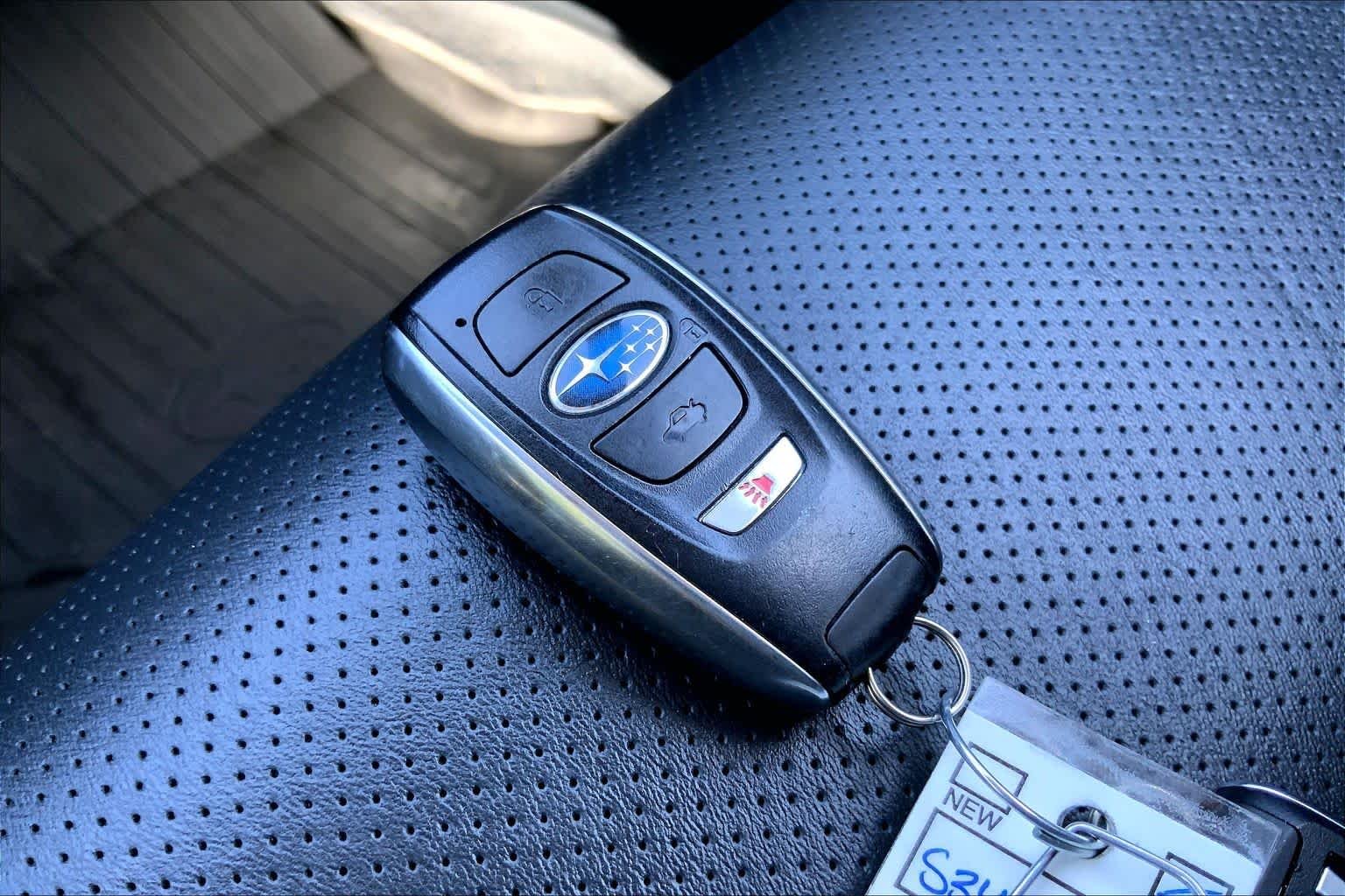 Used 2025 Cosmic Blue Pearl Subaru Onyx Edition Touring image 15