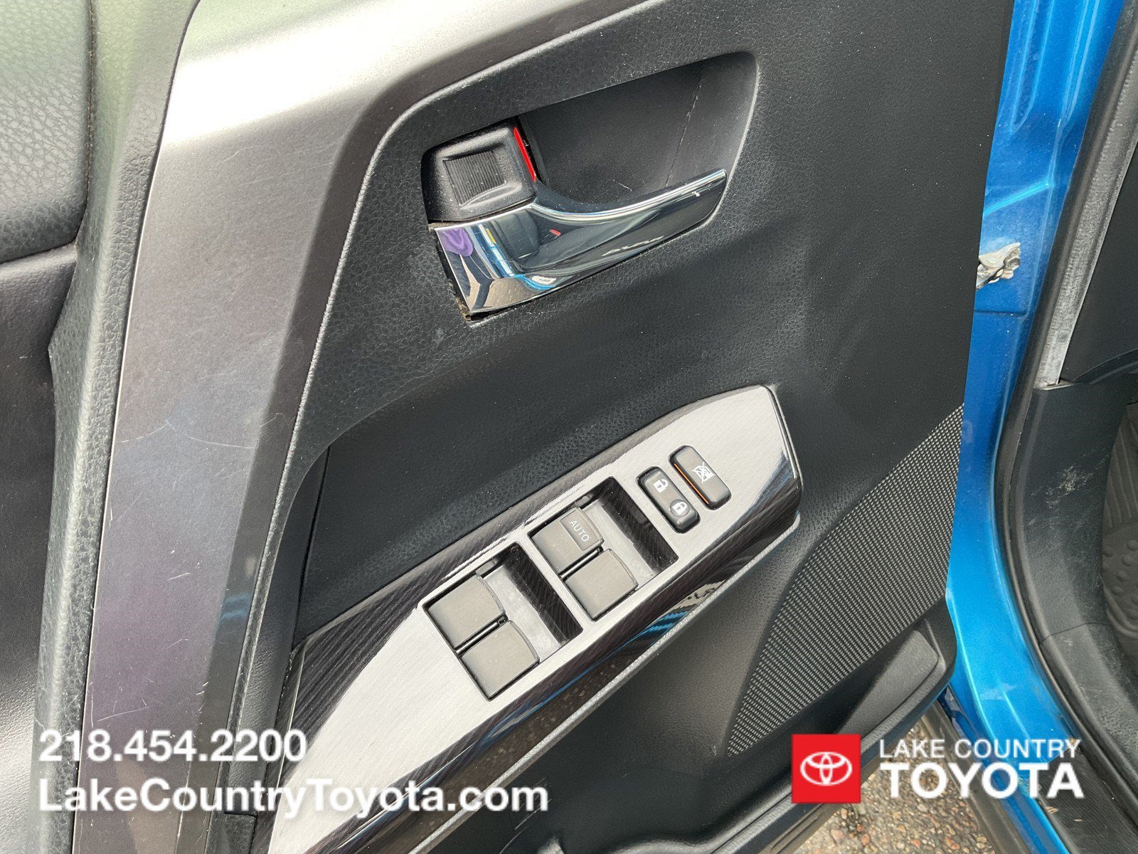 Used 2016 Electric Storm Blue Toyota SE image 23