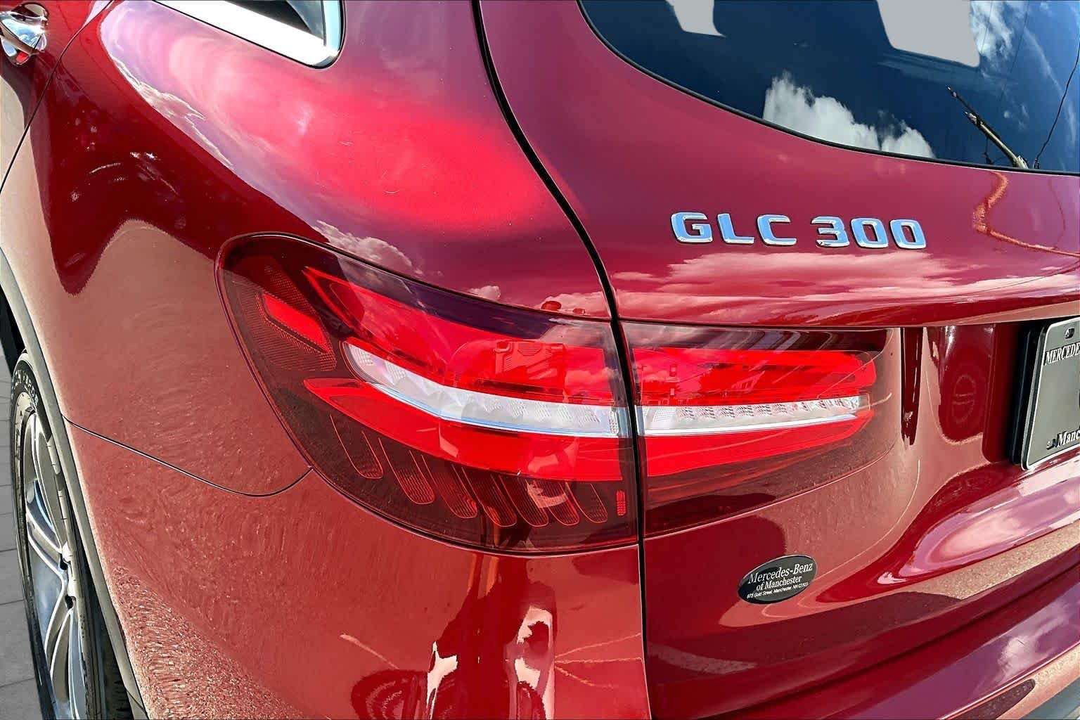 Used 2016 designo Cardinal Red Metallic Mercedes-Benz GLC 300 image 27