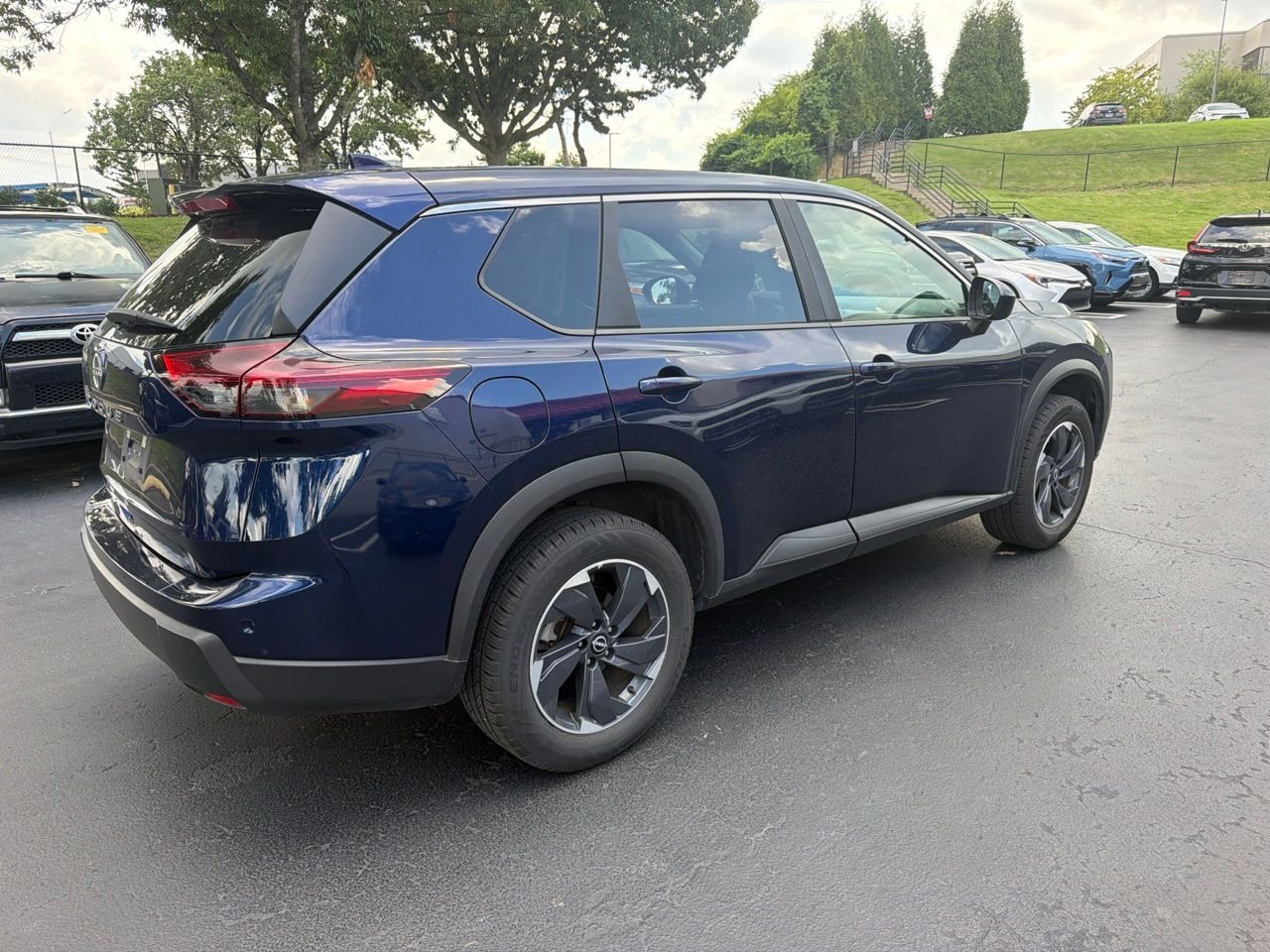 Used 2025 Blue Nissan SV image 4