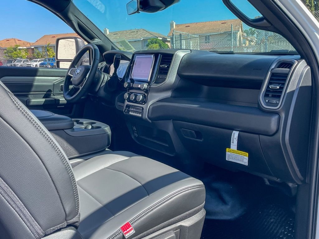 2025 RAM 3500 Chassis Tradesman - Photo 19