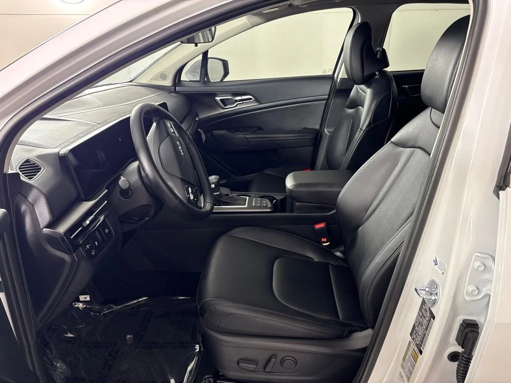 New 2026 Glacial White Pearl Kia EX image 26