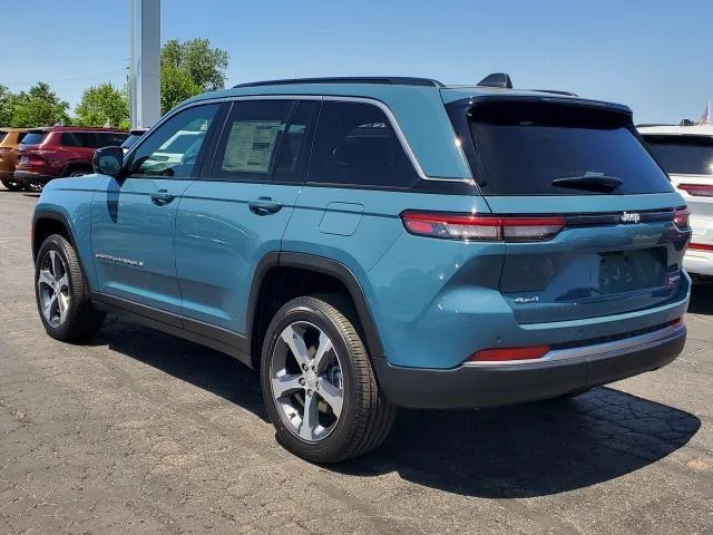 New 2026 Steel Blue Exterior Paint Jeep Limited image 4