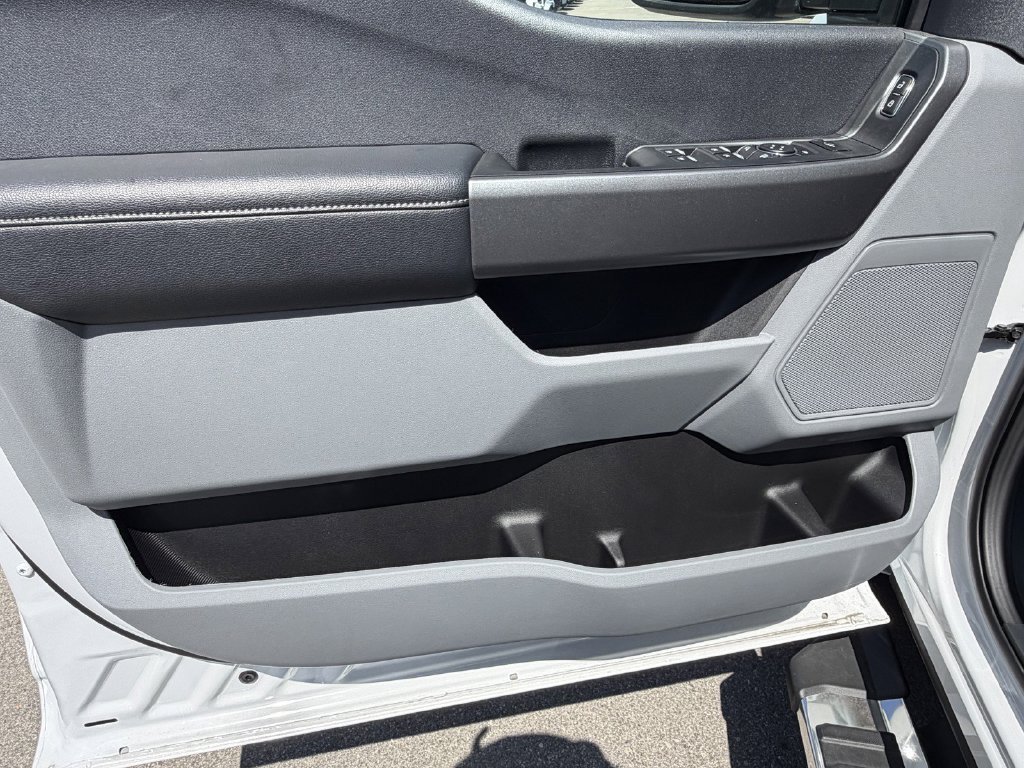 New 2026 Oxford White Ford F-250® XLT image 20