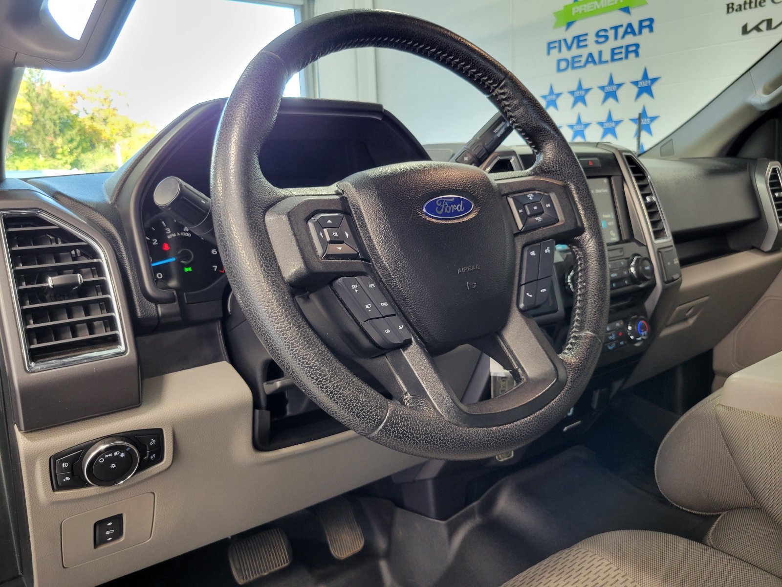 Used 2016 Blue Ford XLT image 10