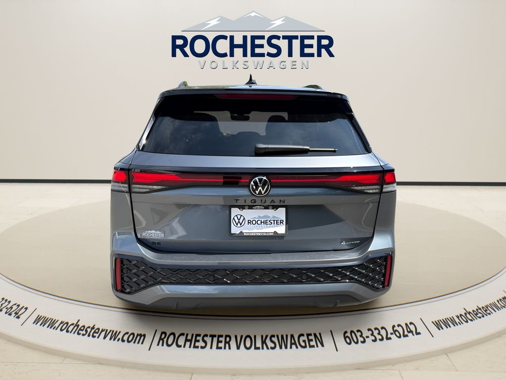 Used 2025 Platinum Gray Metallic Volkswagen 2.0T SE R-Line Black image 5