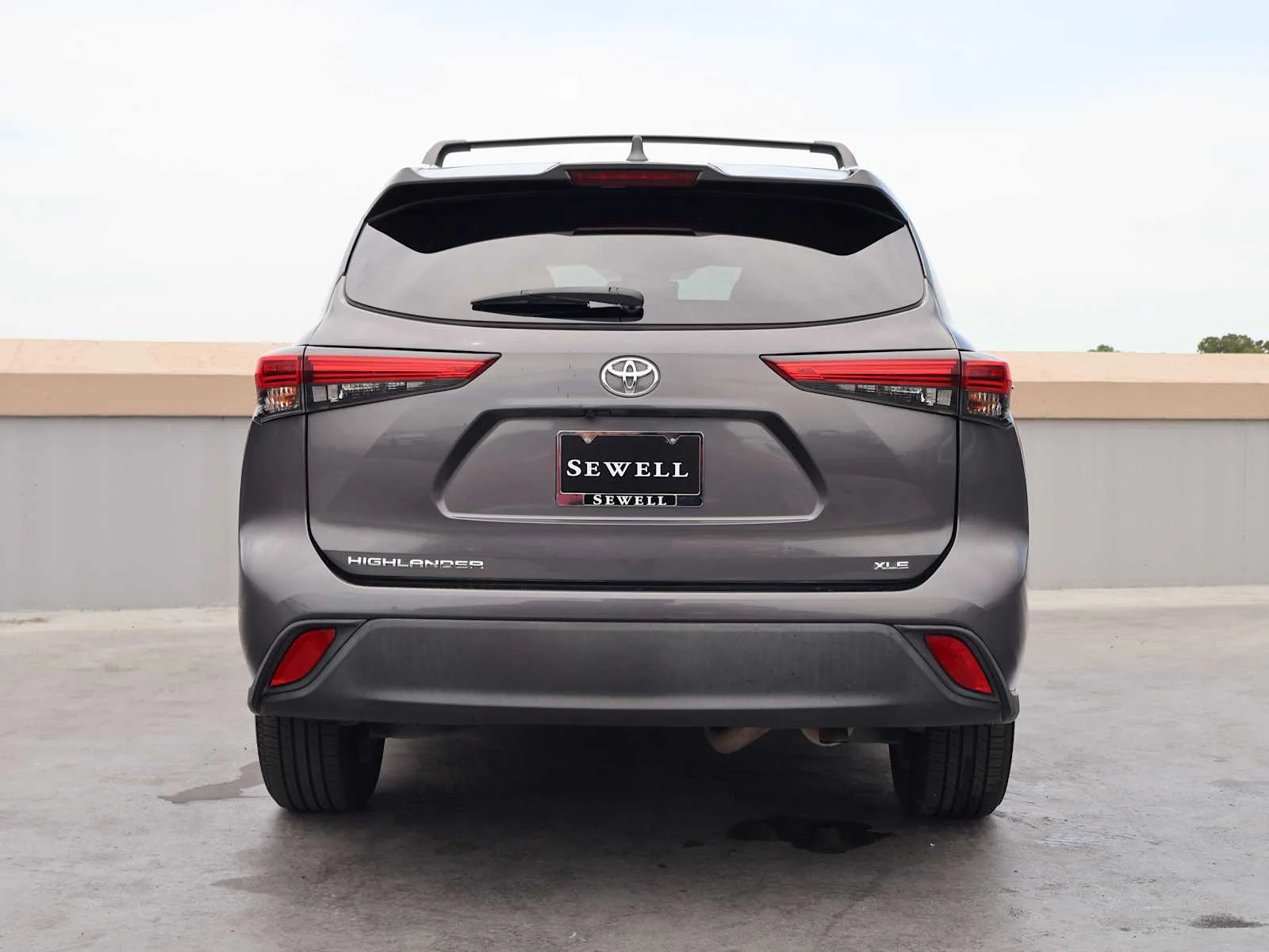 Used 2020 Magnetic Gray Metallic Toyota XLE image 7